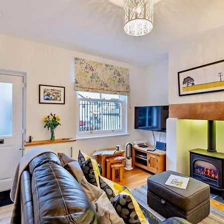 1 Bed In 93386 קזיק